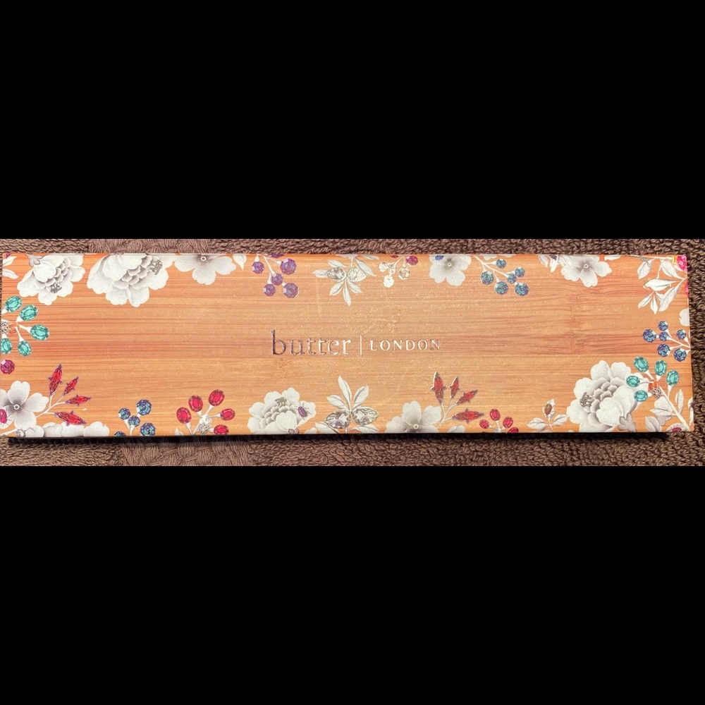 BUTTER LONDON NATURAL GODDESS EYESHADOWS GORGEOUS PALETTE